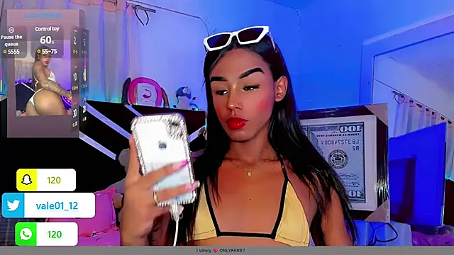 Snapshot of hot_goddess3X chatting on February 21, 2025, 1:33 pm hot goddess3X online show from February 21, 2025, 1:33 pm