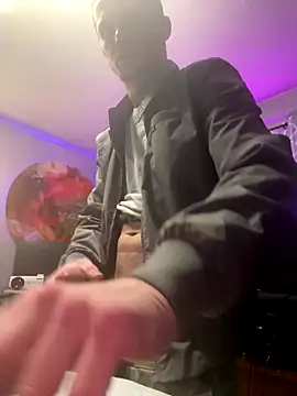 trash4cash online show from November 27, 2025, 8:42 pm