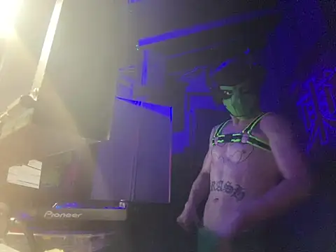 trash4cash online show from May 28, 2026, 1:02 am