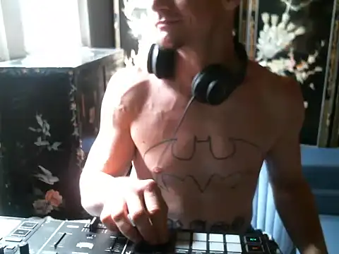 trash4cash online show from October 4, 2025, 6:31 pm