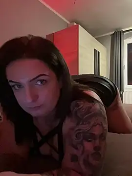 ninusbabee online show from February 8, 2025, 9:25 pm