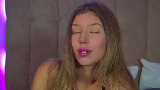 Snapshot of LiliaBianka chatting on September 9, 2025, 6:45 am LiliaBianka online show from September 9, 2025, 6:45 am