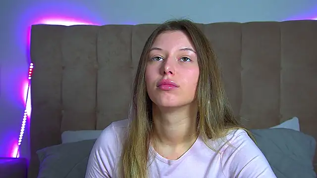 LiliaBianka online show from November 10, 2025, 6:18 am