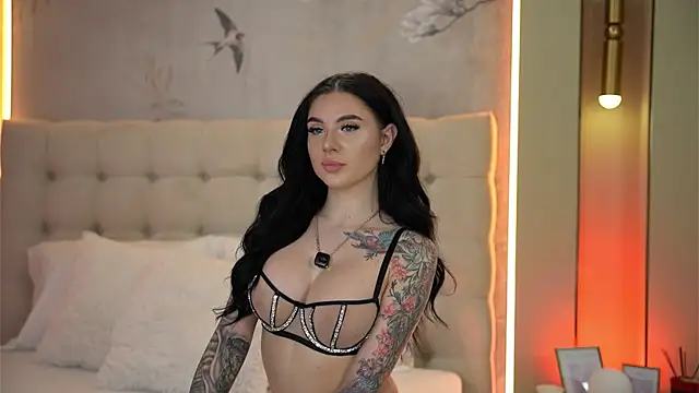 Snapshot of CarolinePrescott chatting on May 27, 2026, 6:37 pm CarolinePrescott online show from May 27, 2026, 6:37 pm