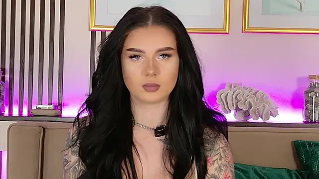 Snapshot of CarolinePrescott chatting on March 11, 2026, 5:56 am CarolinePrescott online show from March 11, 2026, 5:56 am