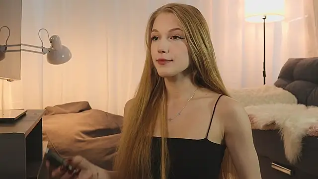AliceLebel online show from May 8, 2026, 3:38 pm