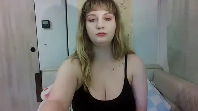 Snapshot of emerieskye20 chatting on February 26, 2026, 6:41 pm emerieskye20 online show from February 26, 2026, 6:41 pm