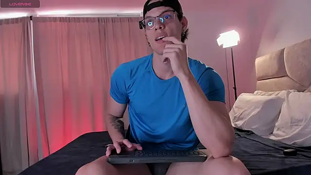 Snapshot of troy_palmer chatting on November 7, 2025, 5:28 pm troy palmer online show from November 7, 2025, 5:28 pm