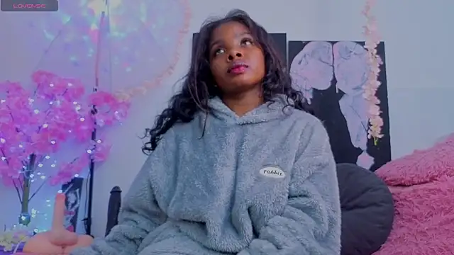 Snapshot of KilyetVera3x chatting on February 3, 2026, 6:40 am KilyetVera3x online show from February 3, 2026, 6:40 am