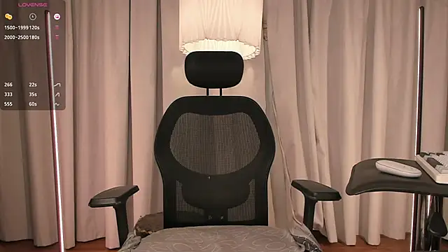 ariana fitl  online show from October 7, 2025, 2:34 am