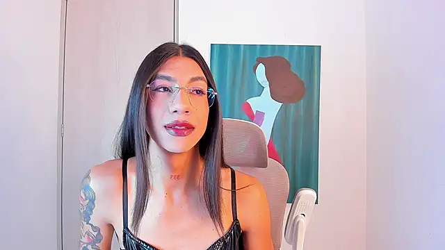 sofiaa grey  online show from February 4, 2026, 2:56 pm