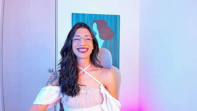 sofiaa grey  online show from May 10, 2026, 6:43 pm