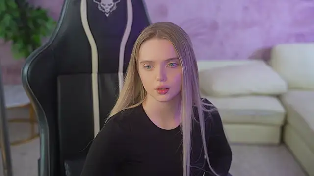 Cassy-Celestial  online show from November 1, 2025, 11:26 am