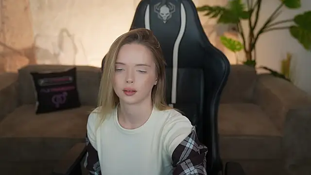 Cassy-Celestial  online show from March 11, 2026, 11:26 am