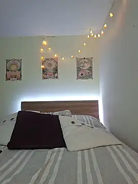 Juliietha servas online show from October 16, 2025, 11:24 pm