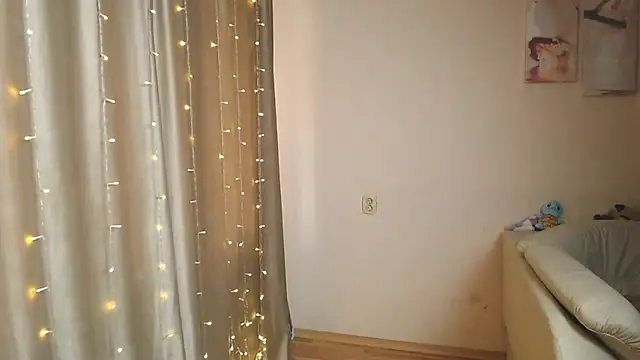 Snapshot of MargoFoxy chatting on March 17, 2025, 7:35 am MargoFoxy online show from March 17, 2025, 7:35 am