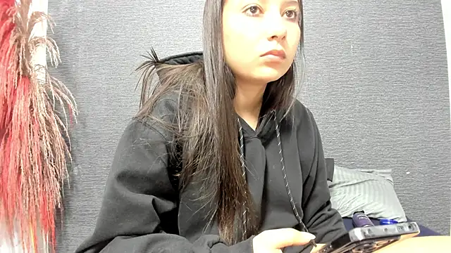 Snapshot of cami-01 chatting on February 27, 2025, 11:48 pm cami-01 online show from February 27, 2025, 11:48 pm