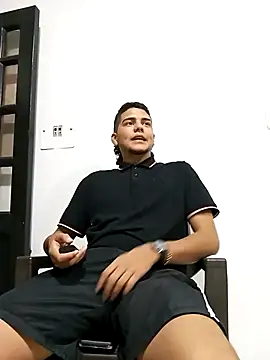 Snapshot of Nathan_mason_ chatting on February 27, 2025, 12:14 am Nathan mason online show from February 27, 2025, 12:14 am