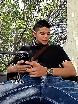 Snapshot of Nathan_mason_ chatting on February 20, 2025, 6:35 pm Nathan mason online show from February 20, 2025, 6:35 pm