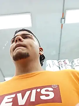 Snapshot of Nathan_mason_ chatting on February 16, 2025, 12:08 am Nathan mason online show from February 16, 2025, 12:08 am