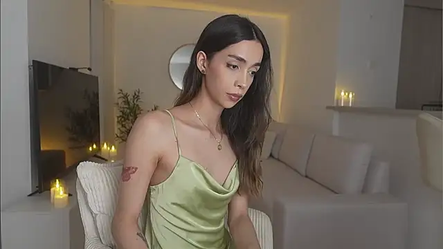 Emmavr online show from April 7, 2026, 2:24 am