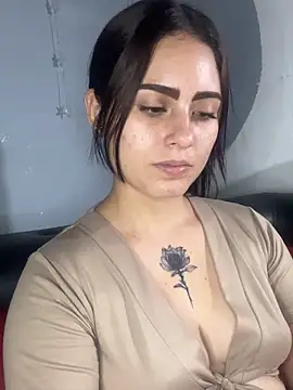 Azuna25 online show from May 20, 2026, 8:17 pm