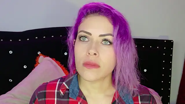 Natalia Montoya online show from May 13, 2026, 2:07 am