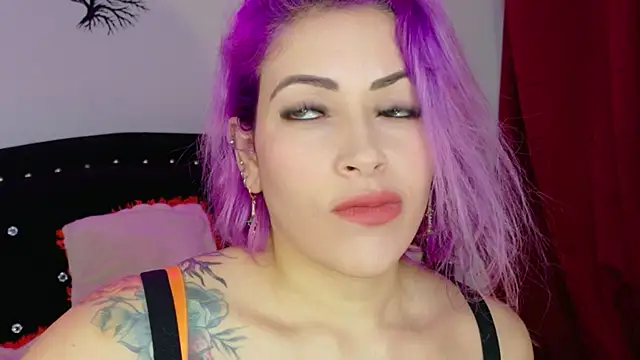 Natalia Montoya online show from May 18, 2026, 4:29 am