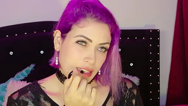 Natalia Montoya online show from May 5, 2026, 12:02 am