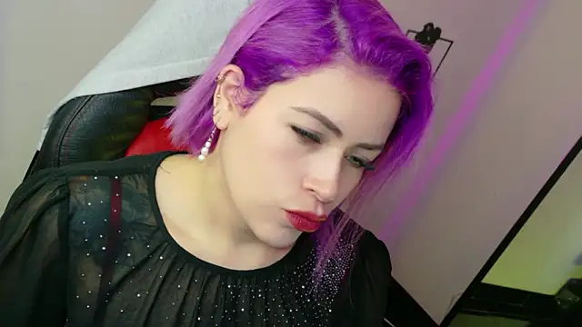 Natalia Montoya online show from April 24, 2026, 11:07 pm