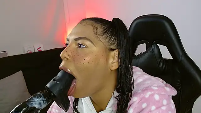 Snapshot of Anabel693 chatting on March 19, 2025, 8:01 am Anabel693 online show from March 19, 2025, 8:01 am