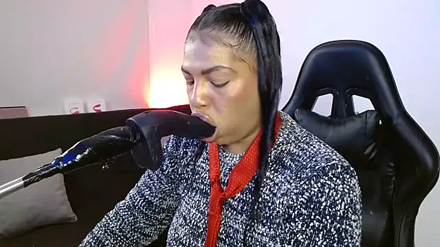 Snapshot of Anabel693 chatting on March 14, 2025, 8:42 am Anabel693 online show from March 14, 2025, 8:42 am