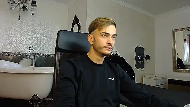 Snapshot of BrandonTate chatting on November 12, 2025, 9:35 am BrandonTate online show from November 12, 2025, 9:35 am