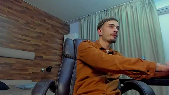 Snapshot of BrandonTate chatting on January 5, 2026, 5:49 pm BrandonTate online show from January 5, 2026, 5:49 pm