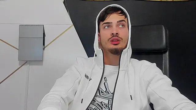 Snapshot of BrandonTate chatting on April 1, 2026, 2:03 pm BrandonTate online show from April 1, 2026, 2:03 pm