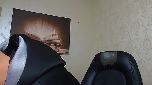 Snapshot of BrandonTate chatting on April 7, 2026, 12:29 pm BrandonTate online show from April 7, 2026, 12:29 pm