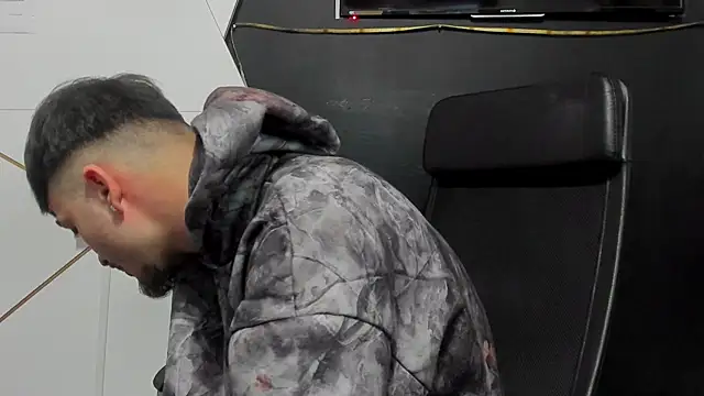 Snapshot of BrandonTate chatting on March 29, 2026, 6:48 am BrandonTate online show from March 29, 2026, 6:48 am