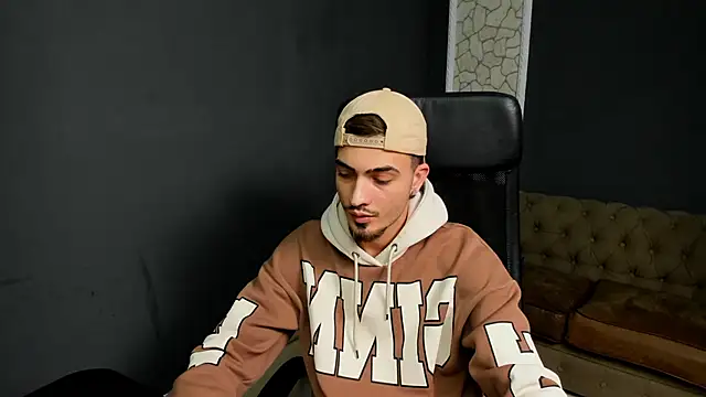 Snapshot of BrandonTate chatting on December 22, 2025, 2:50 pm BrandonTate online show from December 22, 2025, 2:50 pm