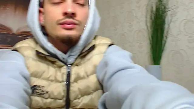 Snapshot of BrandonTate chatting on March 18, 2026, 6:49 am BrandonTate online show from March 18, 2026, 6:49 am