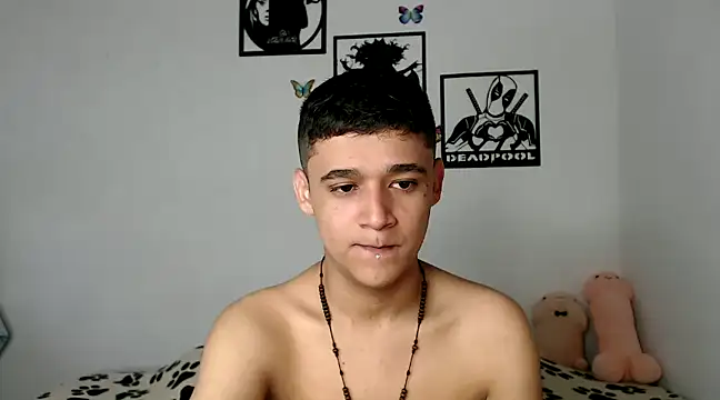 kaiine190 online show from March 3, 2025, 1:23 pm