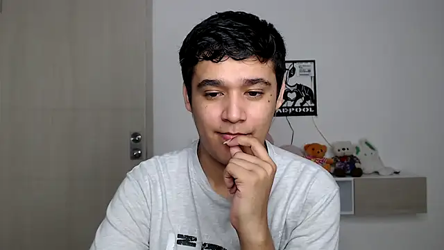 kaiine190 online show from October 27, 2025, 6:47 am