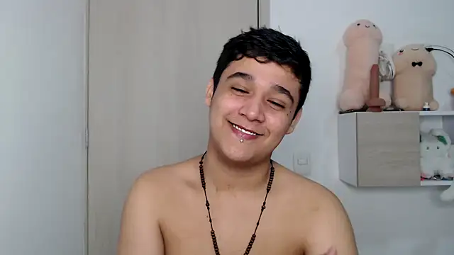 kaiine190 online show from October 12, 2025, 10:44 pm