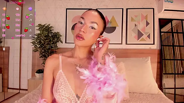 LunaRuso online show from February 26, 2026, 7:36 pm