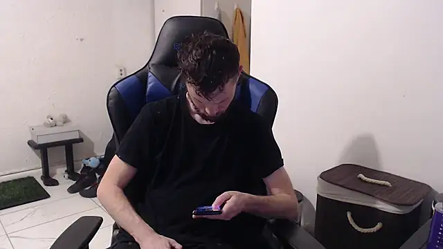 Talenjames4 online show from November 10, 2025, 9:42 pm