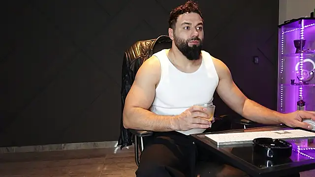 Snapshot of mattmasterss chatting on March 23, 2026, 9:03 pm mattmasterss online show from March 23, 2026, 9:03 pm