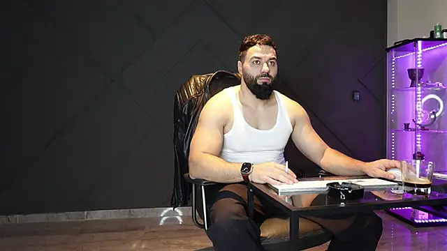 Snapshot of mattmasterss chatting on March 31, 2026, 10:56 pm mattmasterss online show from March 31, 2026, 10:56 pm