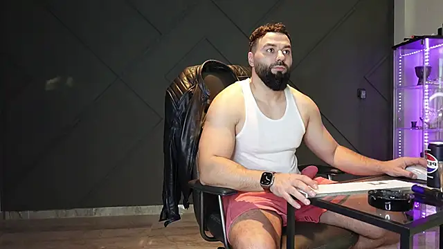 Snapshot of mattmasterss chatting on April 8, 2026, 3:13 pm mattmasterss online show from April 8, 2026, 3:13 pm