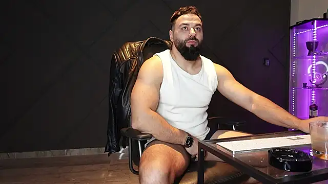 Snapshot of mattmasterss chatting on March 24, 2026, 5:57 pm mattmasterss online show from March 24, 2026, 5:57 pm