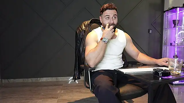 Snapshot of mattmasterss chatting on April 7, 2026, 1:13 pm mattmasterss online show from April 7, 2026, 1:13 pm