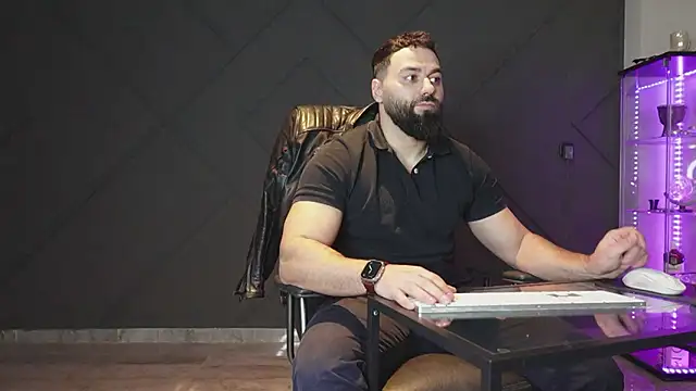 Snapshot of mattmasterss chatting on March 9, 2026, 9:40 pm mattmasterss online show from March 9, 2026, 9:40 pm